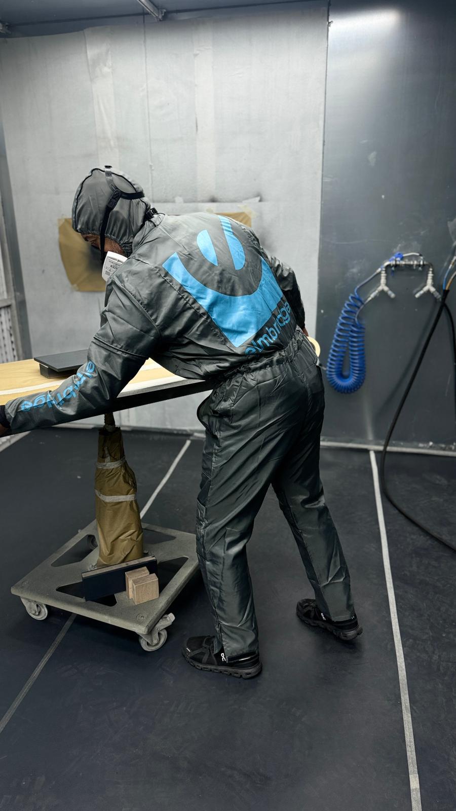 Bright colour spray finish
